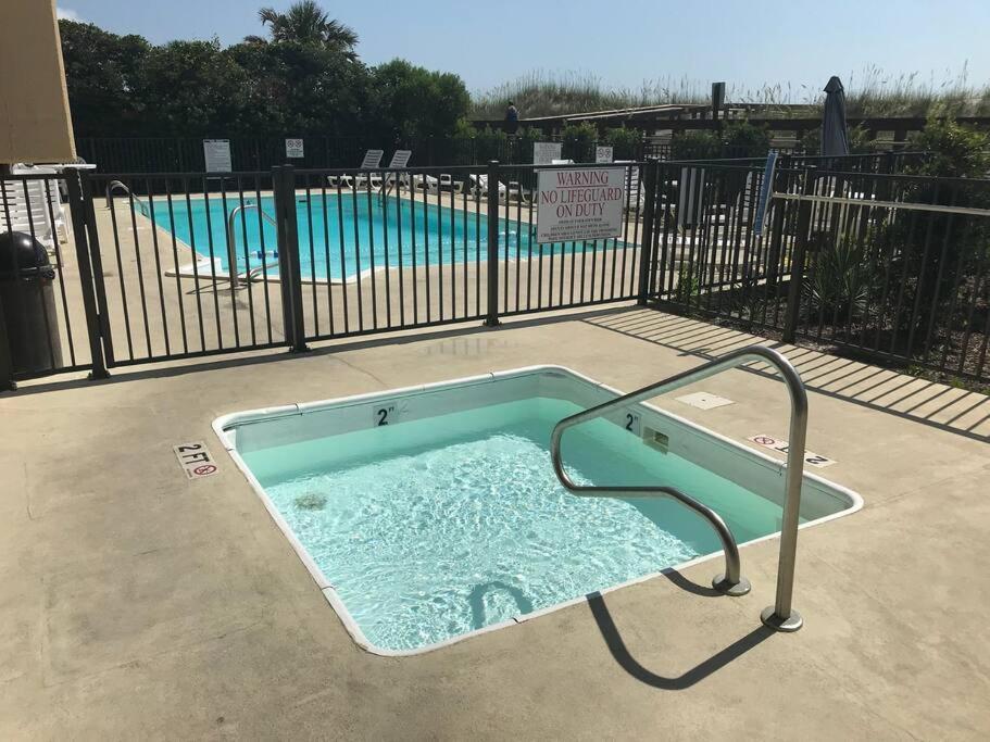 Oceanfront * Pool * Elevator * Boardwalk Appartement Carolina Beach Buitenkant foto