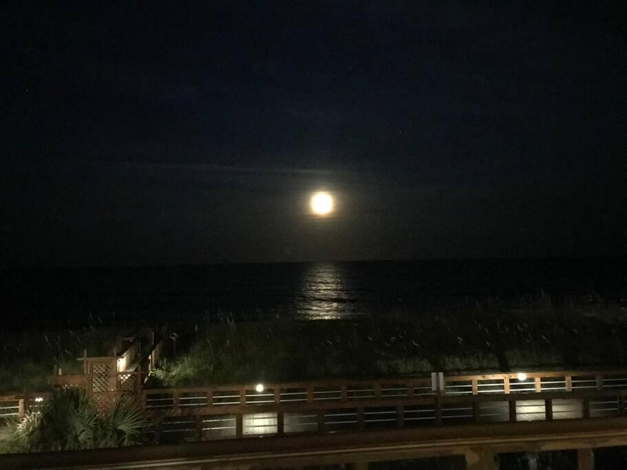 Oceanfront * Pool * Elevator * Boardwalk Appartement Carolina Beach Buitenkant foto